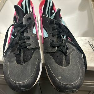 Nike huarache shoes